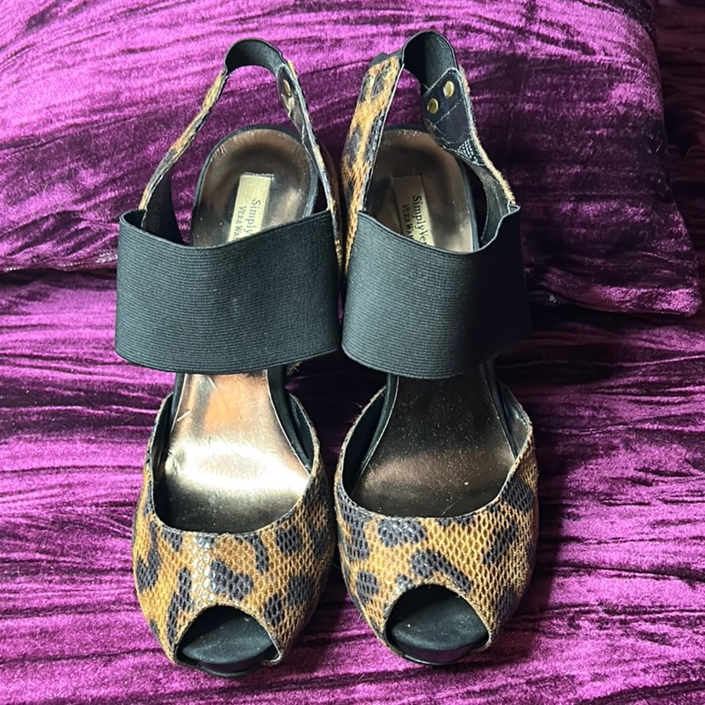Simply Vera by Vera Wang Leopard Print Heels Size 9.5